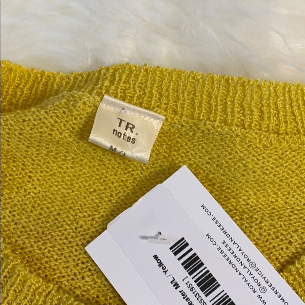 💥MAKE ME AN OFFER💥 NWTs Boutique Brand Light Weight Sweater - Picture 6 of 9